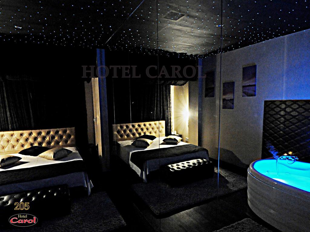 Carol Hotel Pireo Esterno foto